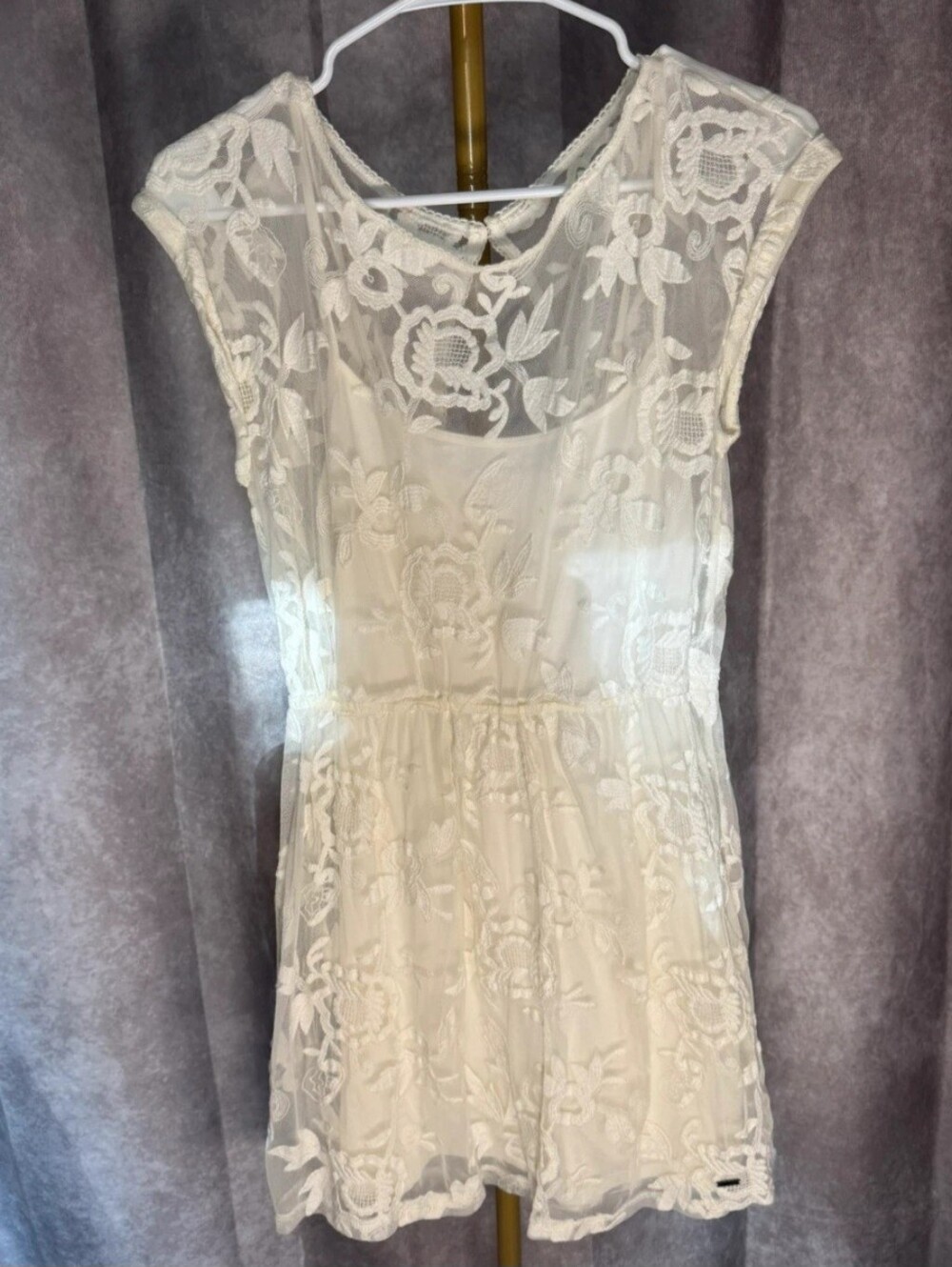🛍5/$25🛍Hollister Romantic Lace Overlay Dress M